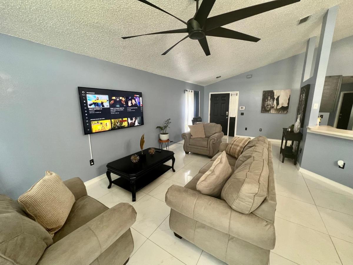 Grand Superior 4br Pool House Near Parks Holiday home *