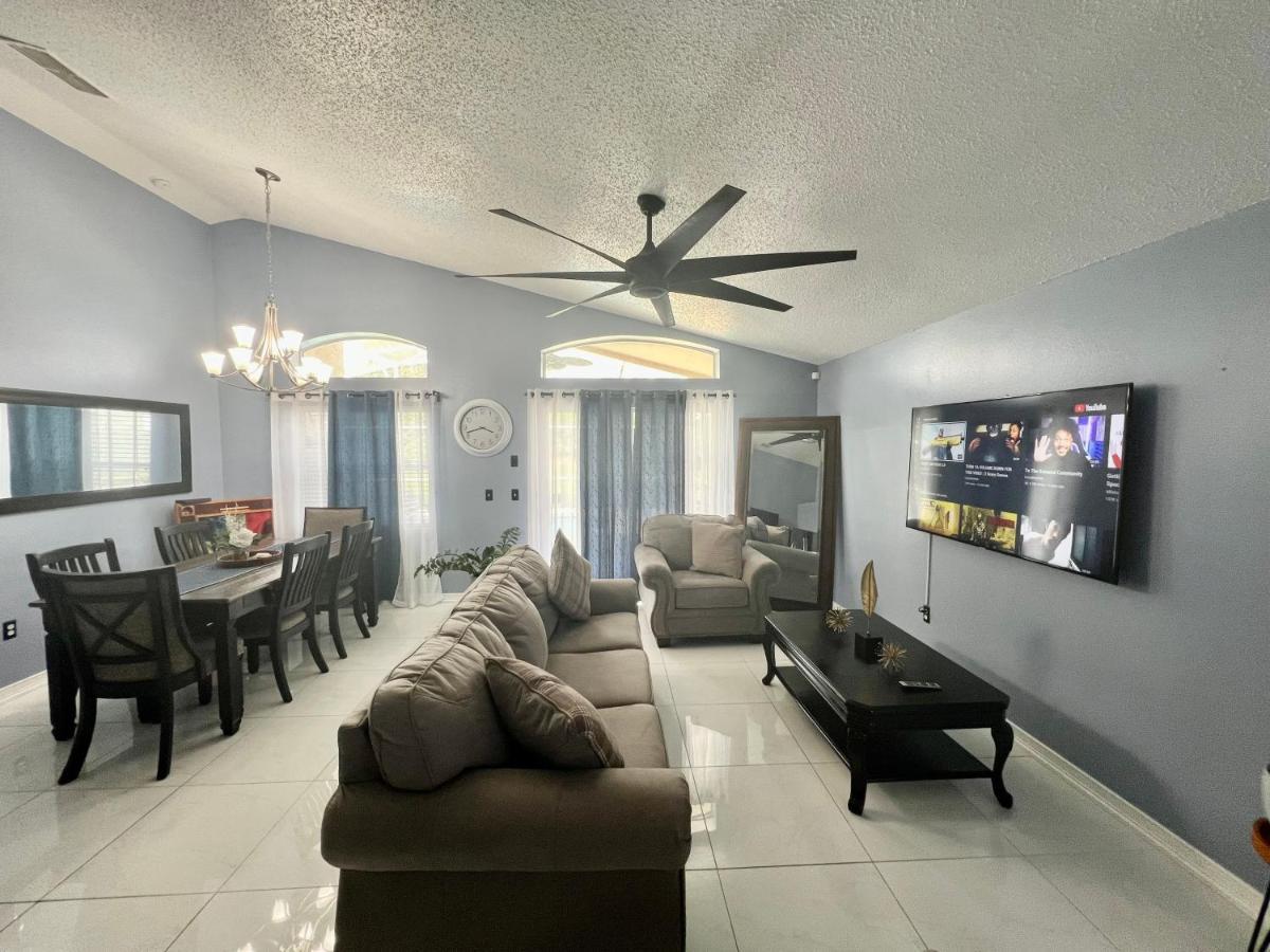 Grand Superior 4br Pool House Near Parks Holiday home