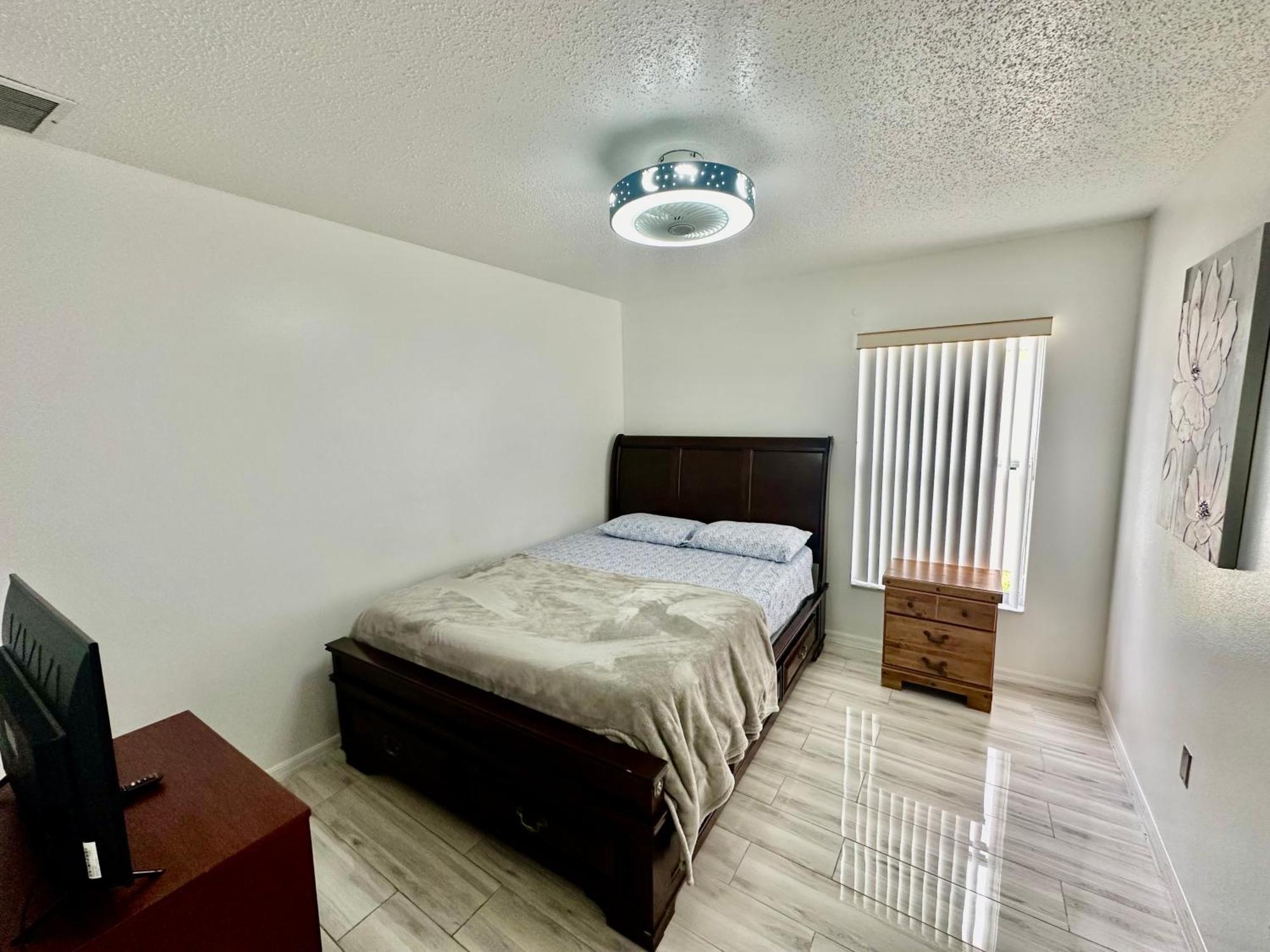 Grand Superior 4br Pool House Near Parks *