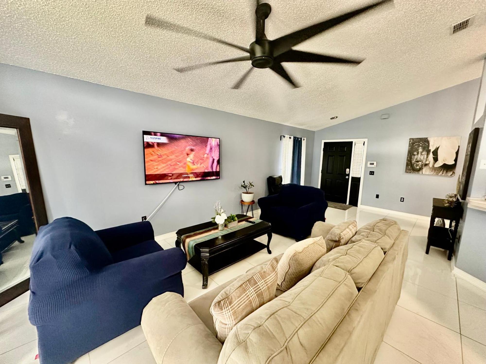 Grand Superior 4br Pool House Near Parks Holiday home *